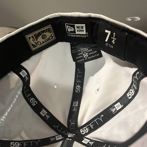 New -Hollywood Classics, Charlotte Hornets Baseball Cap Size 7 1/4 - Picture 4 of 5